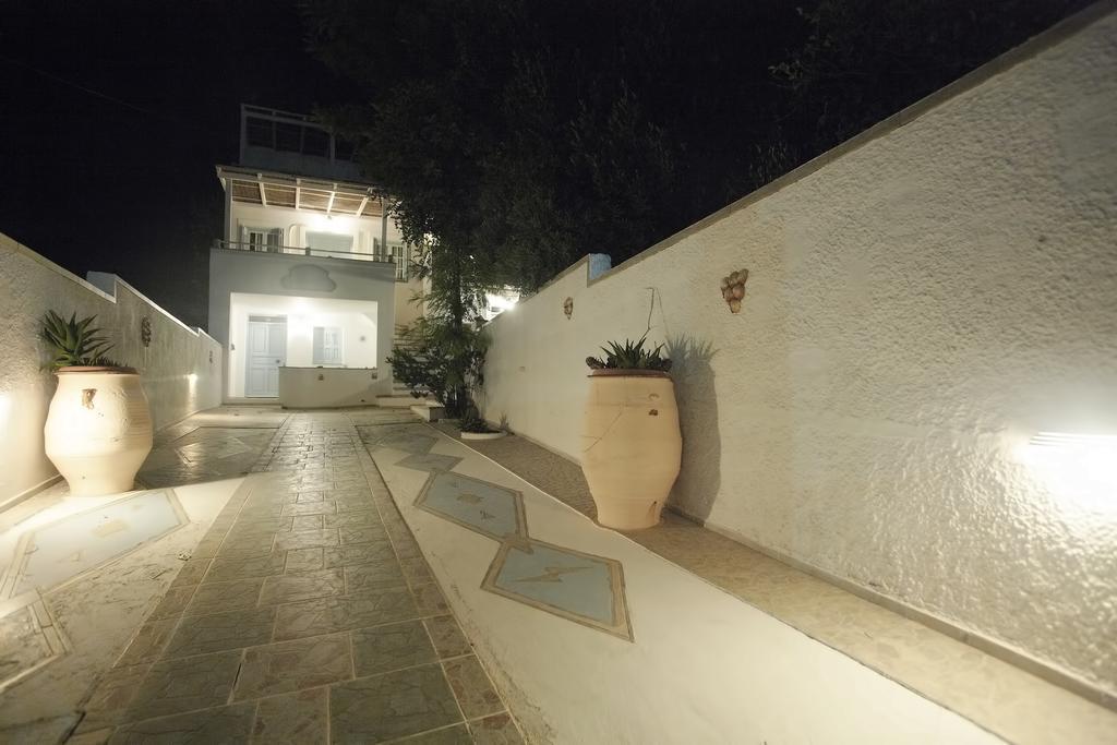 Villa Venus Adámas Eksteriør bilde